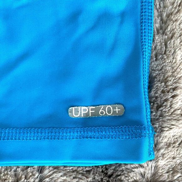 Surf Style Rashguard size 6-8 - Picture 3 of 4